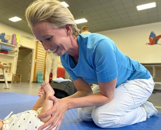Fysioterapeut Lene Weber RH Behandling Baby WEB