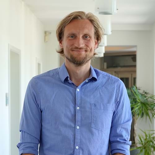 Jesper Læge Bred WEB